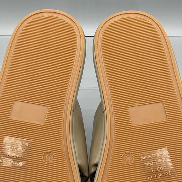 NEW Journee Collection Women’s Addilynn Puff Flat Sandals Green Size 9 - Picture 9 of 10